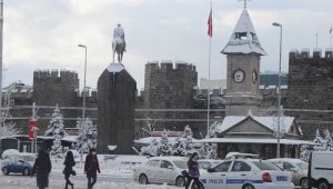 Mart karı Kayseri'yi beyaza bürüdü