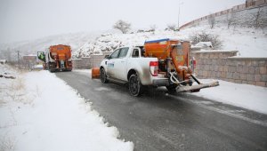 Melikgazi Belediyesi'nden karla mücadele mesaisi