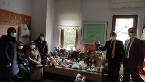 Miraç Kandili'nde kimsesiz ve yetim çocukları sevindirecek hediye