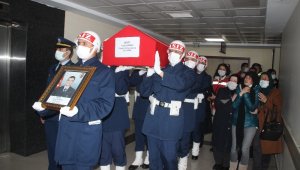 Şehidin kız kardeşi: "Anne, ağabeyim morgda üşür"