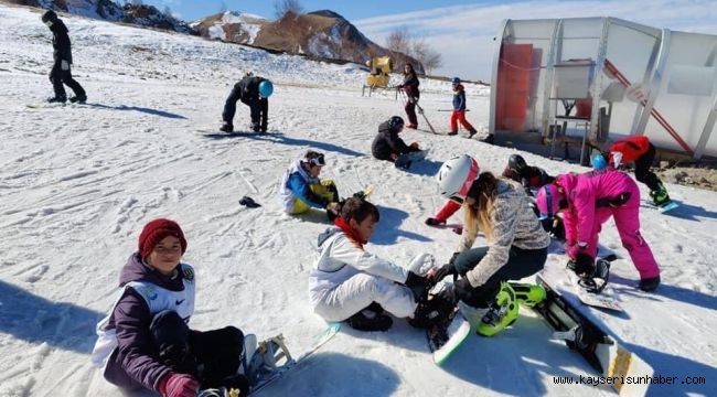 Yahyalılı çocuklar kayakla tanıştı