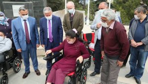 Develi'de engelli 35 aileye bayram hediyesi