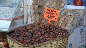 Hurma ve zemzeme zam da talep de yok