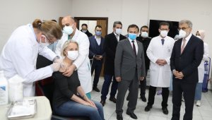 Önceki Dönem Enerji ve Tabii Kaynaklar Bakanı Taner Yıldız, ERÜ'de İKUM'u Ziyaret Etti