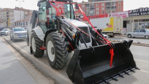 Yahyalı Belediyesi yeni iş makinasını bünyesine kattı