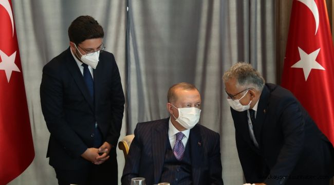 Başkan Büyükkılıç, 'Demokrasi Adası'nda cumhurbaşkanı ile görüştü