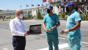 Başkan Çolakbayrakdar, tam kapanmayı fırsata çeviren saha ekibiyle bayramlaştı