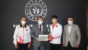 Cimnastik şampiyonundan Kabakcı'ya ziyaret