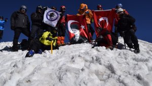 Dağcılardan Erciyes'e '19 Mayıs' tırmanışı