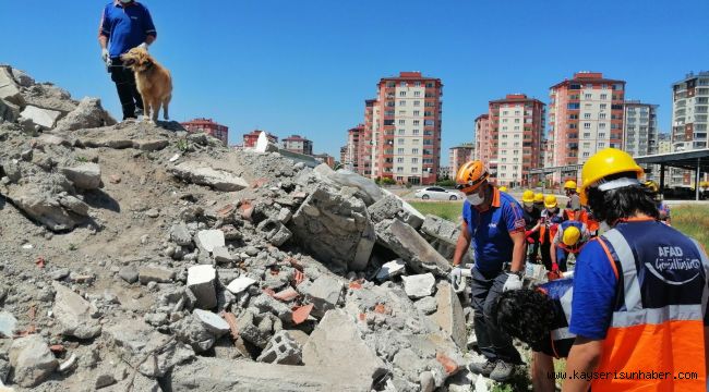 Destek AFAD gönüllülerine enkazda arama kurtarma eğitimi