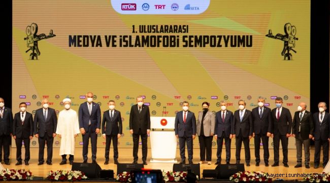 ERÜ'nün Sempozyum Konsorsiyumunda Yer Aldığı 'I. Uluslararası Medya ve İslamofobi Sempozyumu' Başladı