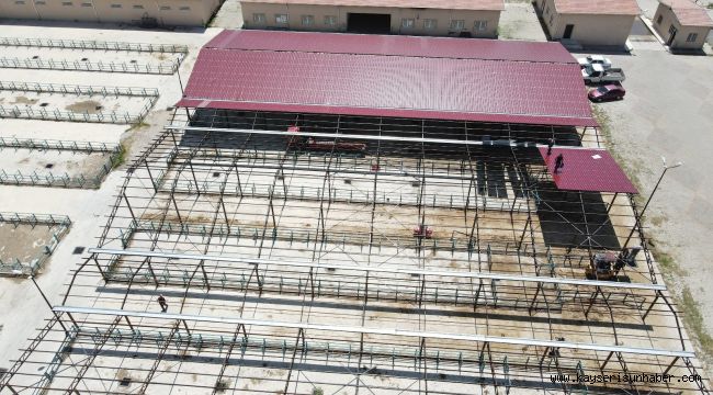 Hayvan pazarının üstünün kapanma çalışması devam ediyor