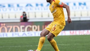 İlhan Parlak rekora koşuyor