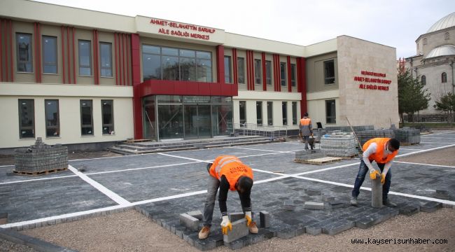 Melikgazi Belediyesi ilçenin dört bir yanında hummalı bir çalışma yürütüyor