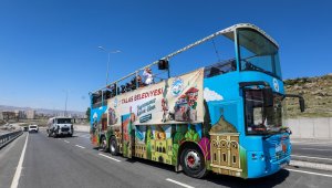 Talas'ta bayram konvoyu