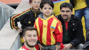 10 yaşındaki 'Kayserili Messi' çalımlarıyla hayran bırakıyor