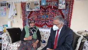 Başkan Büyükkılıç, Necibe Nine'nin davetini geri çevirmedi