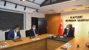 Başkan Büyükkılıç'a Ziraat Odalarından teşekkür plaketi