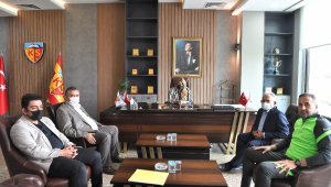 Başkan Büyükkılıç'tan Kayserispor ziyareti