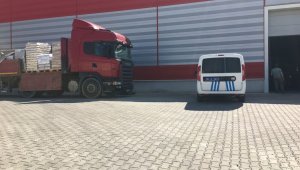 Darp edilen tır şoförü yaralandı