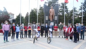 Develi'de ödüllü LGS deneme sınavında dereceye girenlere ödülleri verildi