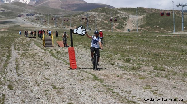 Erciyes'te 2021 Bisiklet Sezonu eğlenceli oyunlar ile açıldı