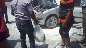 Hareket halindeki araç alev aldı