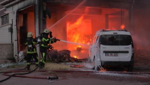 Kayseri'de kozmetik malzemeleri bulunan iş yerinde yangın
