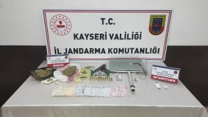 Kayseri'de uyuşturucu operasyonu: 2 gözaltı