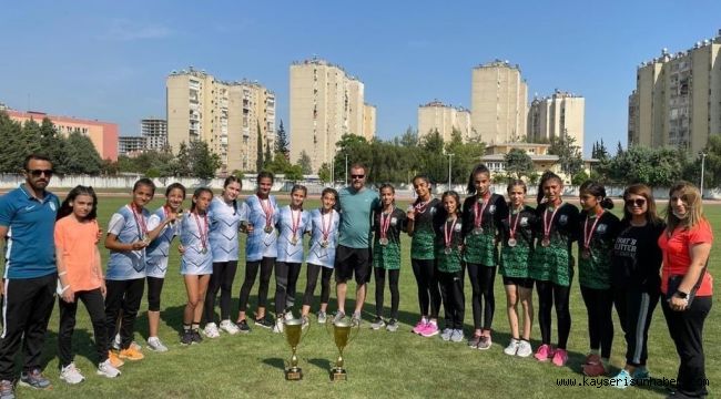 Kayserili atletler Adana'da 4 madalya kazandılar