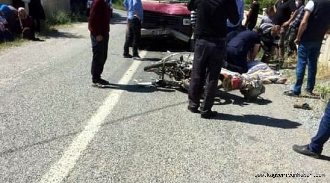 Minibüsle çarpışan motosiklet sürücüsü öldü