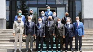 SBÜ Rektörü Erdöl, ERÜ Rektörü Çalış'ı Ziyaret Etti