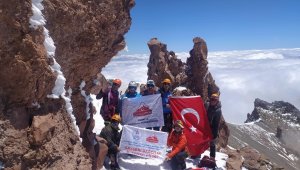 Sütdonduran buzul tırmanışı tamamlandı