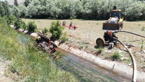 Traktör sulama kanalına yuvarlandı: 1 ölü, 2 yaralı
