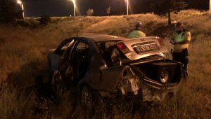 Yoldan çıkan otomobil taklalar attı: 3 yaralı