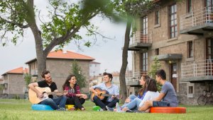 AGÜ, Öğrenci Memnuniyetinde Türkiye 1'incisi