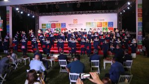 AGÜ'de Mezuniyet Heyecanı