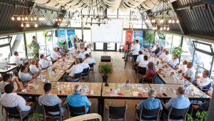 Başkan Yalçın'dan muhtarlara proje ve yatırım brifingi