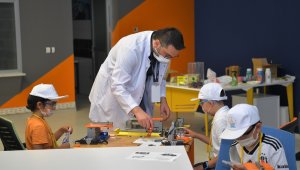 Bilim Merkezi'nde 'Bilim Kampları' başladı