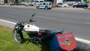 Çaldığı motosikletle kaza yapınca bırakıp kaçtı