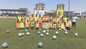 GSB'de Okulları'nda futbol ve futsal ilgi görüyor