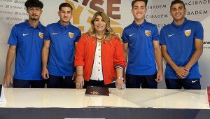 Kayserispor 4 oyuncuyla profesyonel sözleşme imzaladı