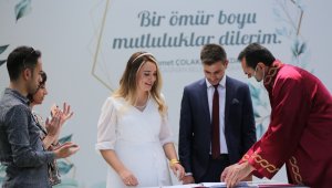 Kocasinan'da bir günde 27 çift mutlu yuvaların temelini attı