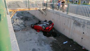 Otomobili ekspere götürürken kaza yaptılar: 3 yaralı