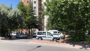 Yalnız yaşayan 50 yaşındaki adam evinde ölü bulundu