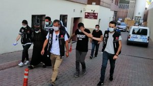 Yolcu otobüsünde uyuşturucu ticareti yapan 3 kişi adliyede