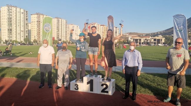 Ali Dağı Yamaç Paraşütü Mesafe Şampiyonası'nı kazananlar belli oldu