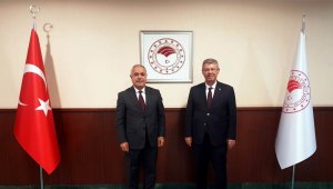 Başkan Akay Ankara'da