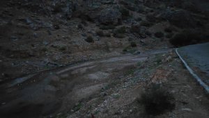 Çağlayan gibi akan Homurlu Şelalesi kuruma noktasına geldi