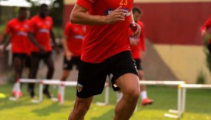 İlhan Parlak ilk maçta yok